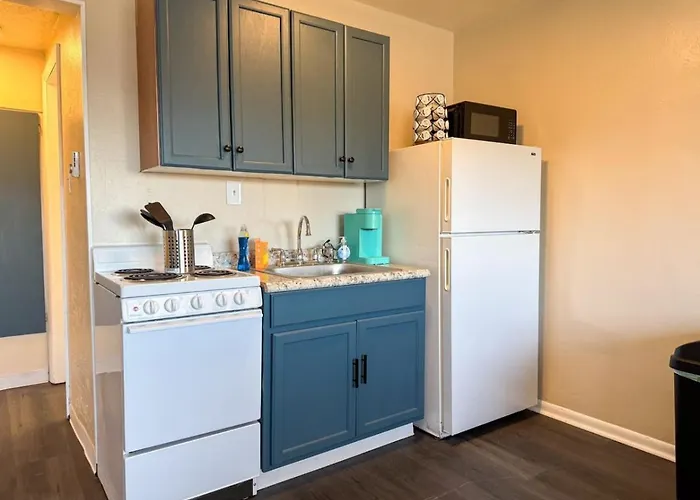 2 Stylish With 8 Beds And Parking Wifi Pittsburgh
