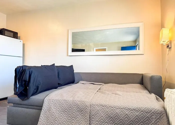 Apartment 2 Stylish With 8 Beds And Parking Wifi