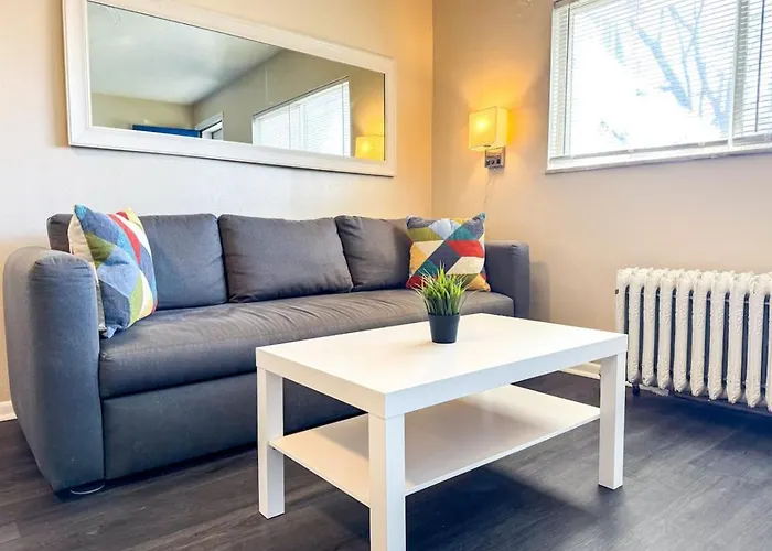 2 Stylish With 8 Beds And Parking Wifi Apartment Pittsburgh