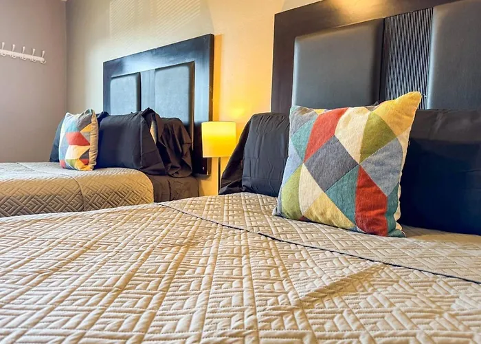 Apartment 2 Stylish With 8 Beds And Parking Wifi *